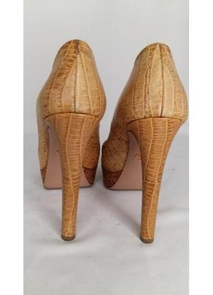 Туфли женские кожаные коричневые prada. оригинал5 фото