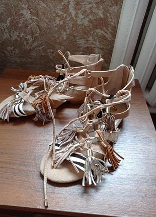 Босоніжки 38 розмір river island 24 см