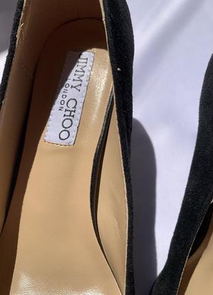 Класичні туфлі-човники jimmy choo чорний замш, прикрашені брошкою з намистин6 фото