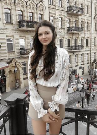 Ніжна блуза