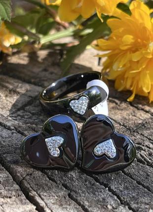 Набор украшений из чёрной керамики кольцо и серьги с сердечком3 фото