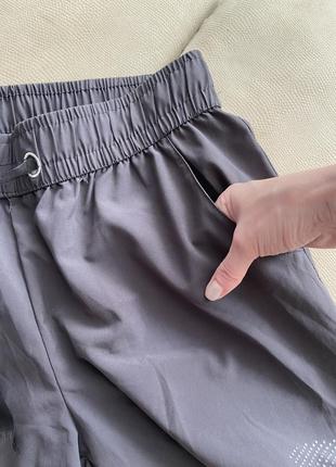 Серые бриджи шорты брюки adidas со стразами с лого на шнурках9 фото