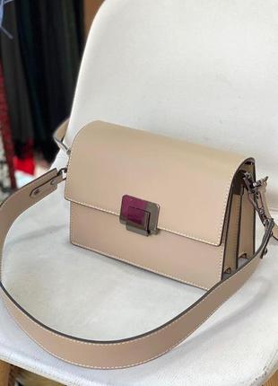 Бежевая кожаная сумка