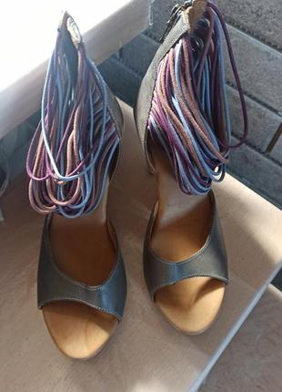 Взуття j shoes grey bossa platform wooden multi-cord strap heels,р.382 фото