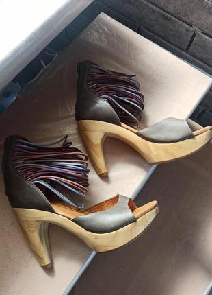 Взуття j shoes grey bossa platform wooden multi-cord strap heels,р.384 фото