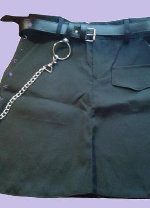 Юбка черная с ремнем кольцом с цепочкой крутая корейская школьная карманами3 фото