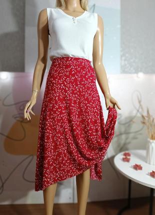 Красная юбка с узором1 фото