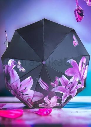 "лилии в тени: черный зонт с фиолетовыми лилиями и сатиновой тканью"2 фото