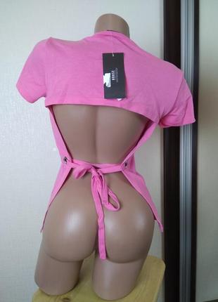 Розовая женская футболка с откритой спиною прикольная футболка2 фото