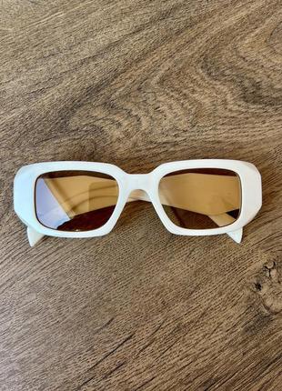 Сонцезахисні окуляри