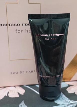 Narciso rodriguez for her парфюмированный лосьон для тела