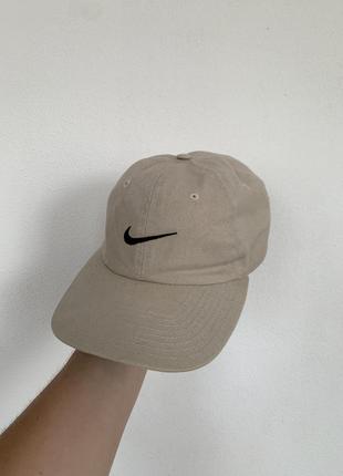 Vintage nike cap вінтаж бежева чоловіча кепка бейсболка найк з логотипом по центру свуш оригінал