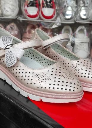 Рожеві туфлі для дівчинки на платформі перфорація3 фото