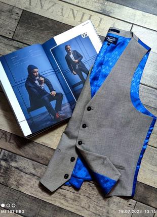 Чоловічий базовий класичний жилет burton menswear london приталений у синьому кольорі розмір м2 фото