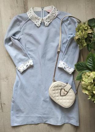 Голубое платье с воротничком