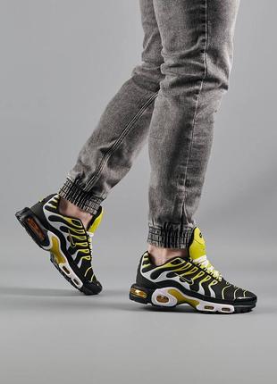 Мужские кроссовки nike air max tn plus black yellow найк аир макс тн плюс черненное с желтым5 фото