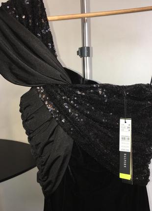Чорна вечірня вельветова сукня на одно плече3 фото