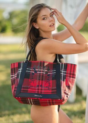 Большая сумка-шоппер красная клетчатая victoria's secret plaid tote1 фото