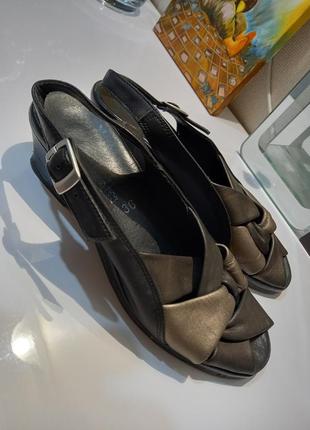 Фирменные женские босоножки gosoft
