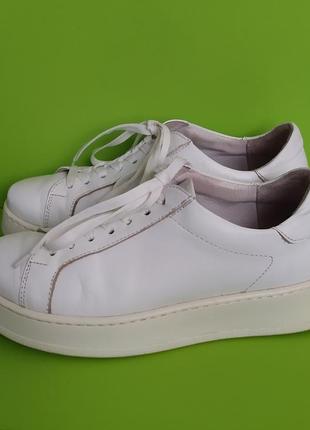 Кожаные белые сникеры туфли кроссовки patent, 361 фото
