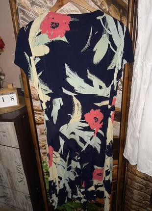Вискозное платье миди в цветы с поясом4 фото