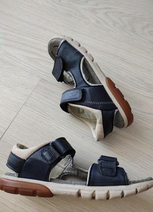 Шкіряні босоніжки, сандалі clarks, р. 33