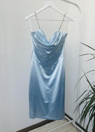 Самоеверное сатиновое корсетное платье миди6 фото