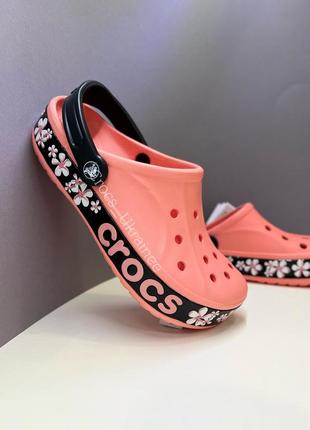 Crocs bayaband graphic clog сабо с цветами