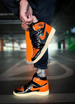 Мужские кроссовки nike air jordan 1 retro high og "black/orange" #найк3 фото