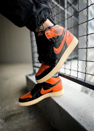 Мужские кроссовки nike air jordan 1 retro high og "black/orange" #найк6 фото