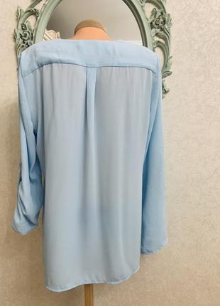 Шикарная дизайнерская блуза небесного цвета с серебристой отделкой!!!10 фото