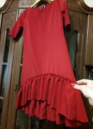 Сукня-трапеція червоного кольору