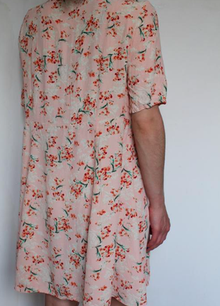 Zara вискозное натуральное мыло летнее платье с воротничком в цветочный принт на пуговицах5 фото