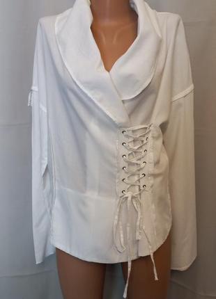 Стильна білосніжна сорочка, блузка зі шнурівкою, великий комір1 фото