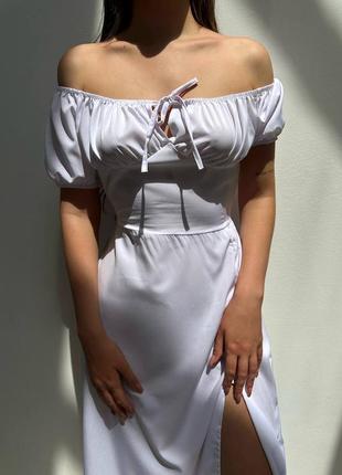 Платье с разрезом и эффектным бюстом5 фото