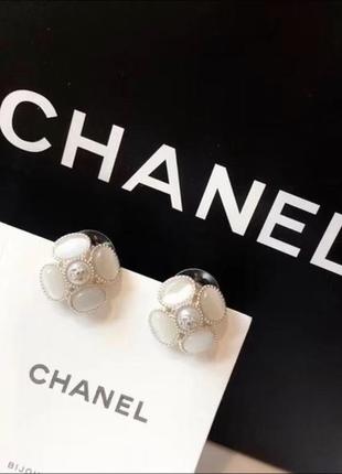 Сережки chanel