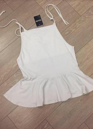 Топ белый с баской на бретелях новый