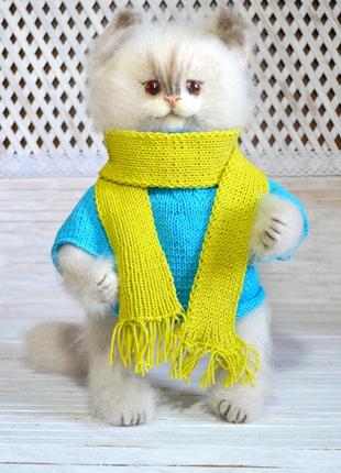 Игрушка котик в шарфике и свитере3 фото
