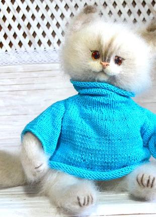 Игрушка котик в шарфике и свитере4 фото