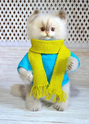 Игрушка котик в шарфике и свитере5 фото