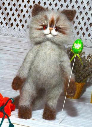 Іграшка пухнастий котик у шапці3 фото