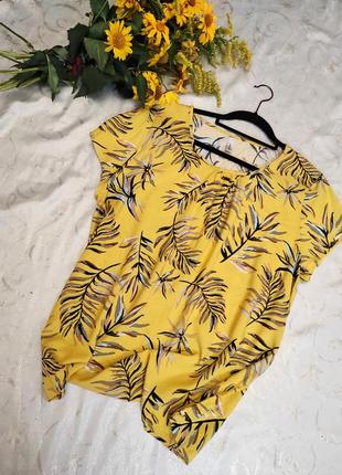 Блуза в тропический принт1 фото