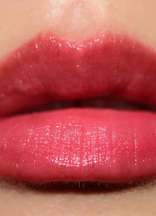 Увлажняющая помада gucci rouge à lèvres voile sheer lipstick 301 mae coral без коробки 3.5 г4 фото