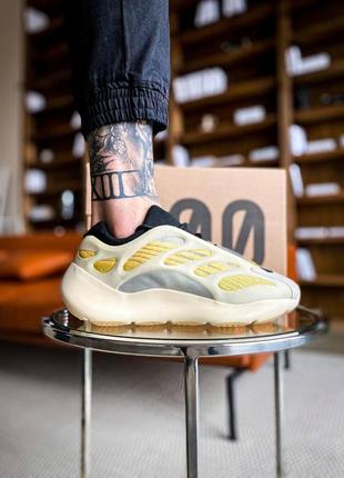 Жіночі кросівки adidas yeezy boost 700 v3 srphym / smb