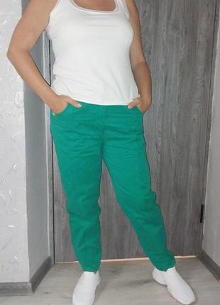 Стильные зеленые джинсы/ очень мягкие