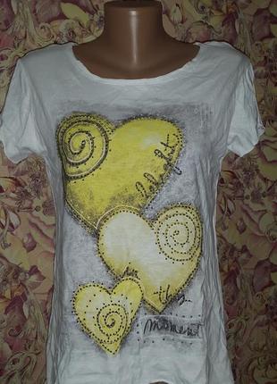 Белая коттоновая футболкп с желтыми сердечками