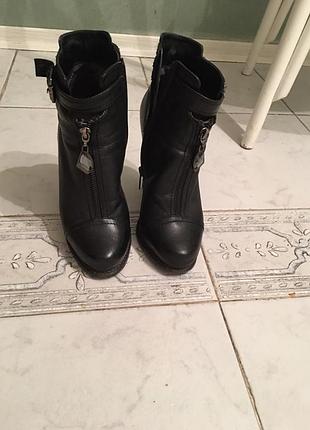 Супер стильные ,кожанные ботиночки от barsoni.