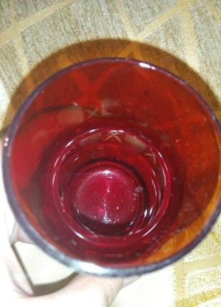 Маленька червона ваза ilguciema sf ільгуціемський завод кольорове скло4 фото