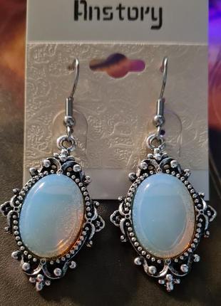 Сережки з місячним каменем (опалітом)