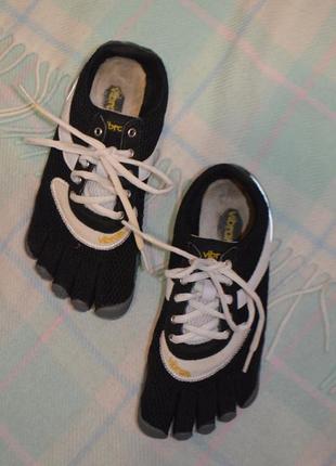 Аквашузи vibram